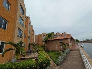 En venta apto. tipo estudio en C.R. Marina del Rey, Lecheria