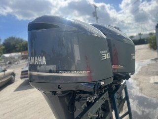 For Sale Yamaha Four Stroke 300HP Outboard Engine