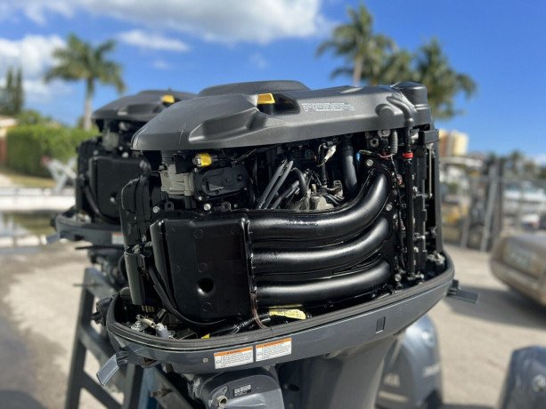 for-sale-yamaha-four-stroke-300hp-outboard-engine-big-2